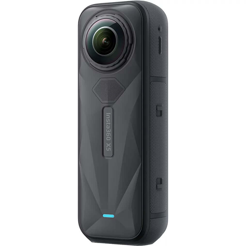 🖼️ Caméra 360° Insta360 X5 – vue de face montrant son design compact et son objectif ultra grand angle.